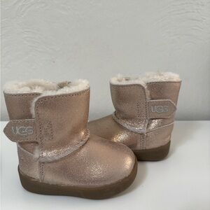 Rose gold shimmery baby Uggs size 3